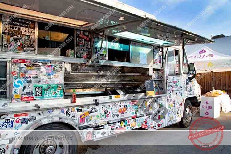 Truk Makanan (Food Truck)